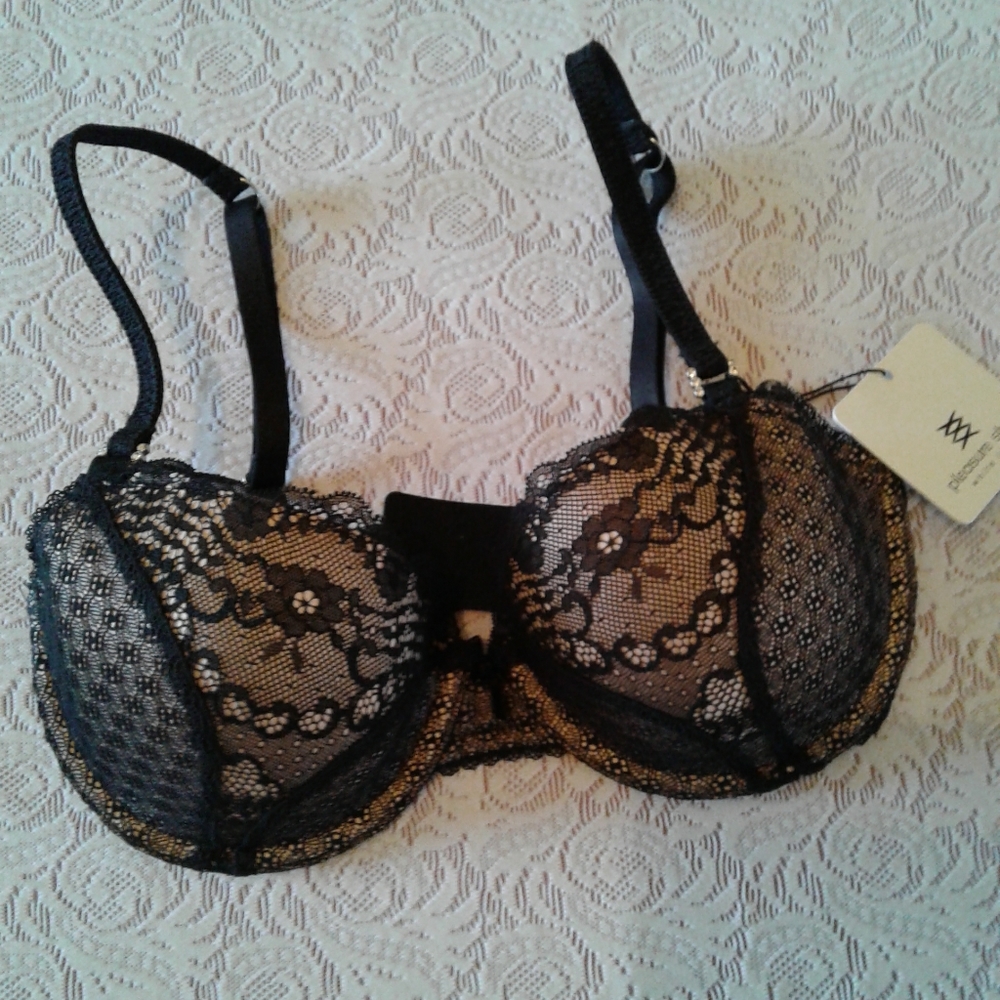 🌺 NWT Pleasure State White Label Contour Bra